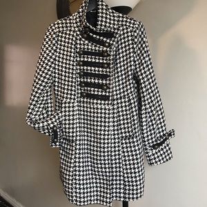 Hounds tooth long winter coat size large